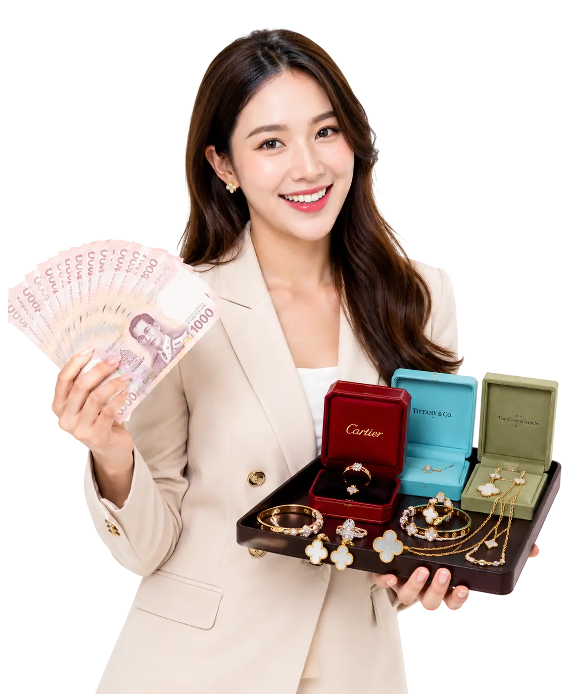พนักงานผู้หญิงถือเครื่องประดับแบรนด์เนมหลายชิ้นพร้อมเงินสดไทย สำหรับบริการรับซื้อเครื่องประดับแบรนด์เนม