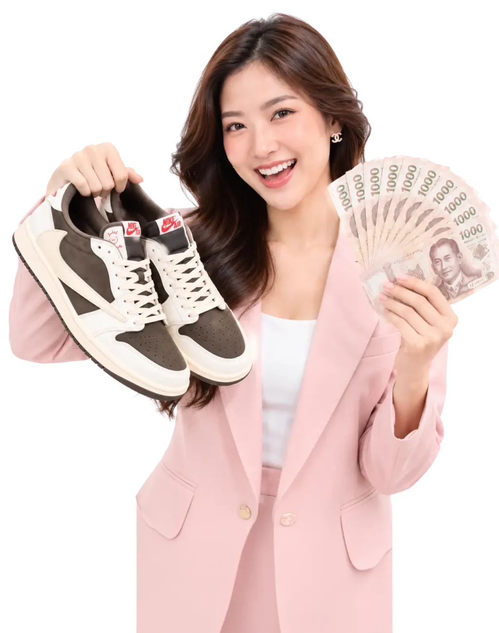 พนักงานผู้หญิงยิ้มแย้มถือรองเท้าแบรนด์เนมและเงินสดไทยแบงค์พัน พร้อมให้บริการรับซื้อรองเท้าแบรนด์เนม พื้นหลังสีขาว